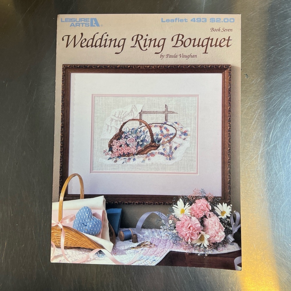 Leisure Arts Wedding Ring Bouquet‎ Cross Stitch Pattern Paula Vaughan Vintage